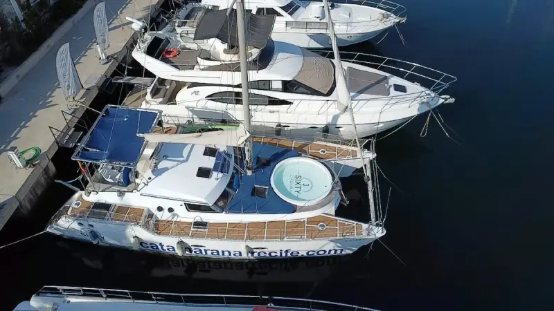 Catamarán Arrecife
