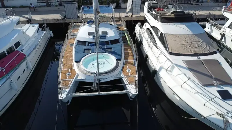 Catamarán Arrecife