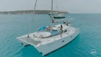 Catamarán Arrecife