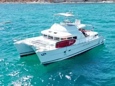 Catamarán Isabel Alba