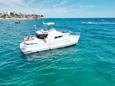 Catamarán Isabel Alba
