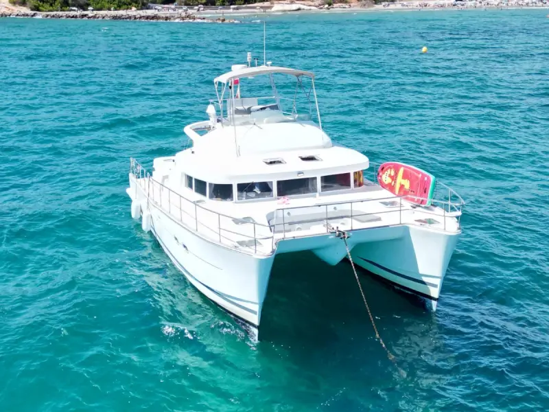 Catamarán Isabel Alba