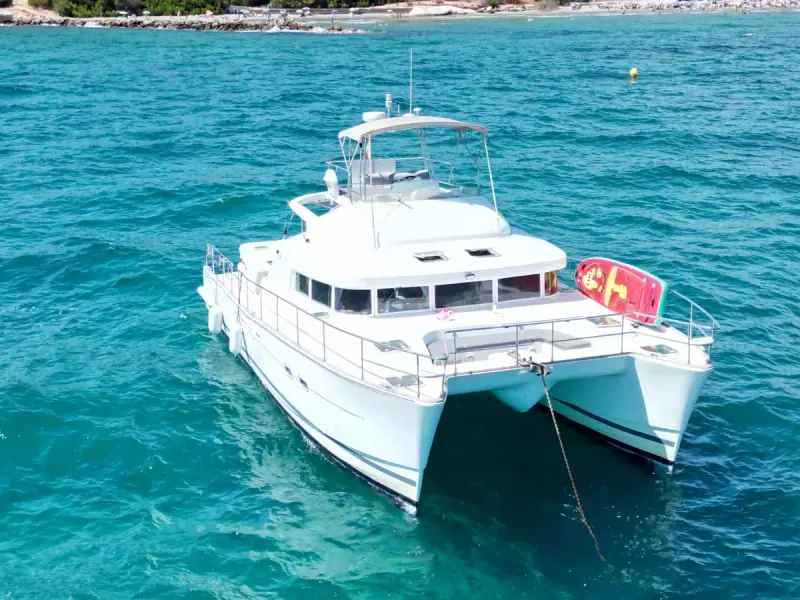 Catamarán Isabel Alba