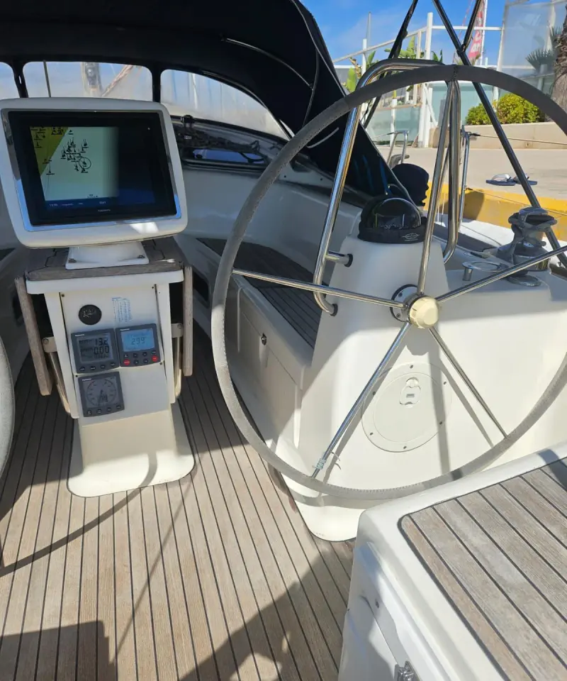 Velero Bavaria 43