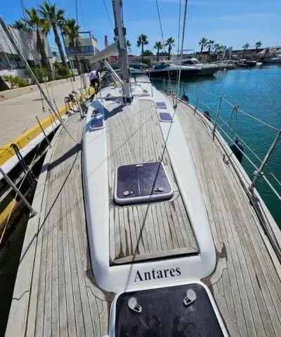 Velero Bavaria 43