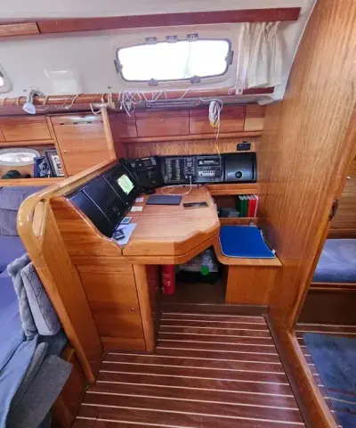 Velero Bavaria 43