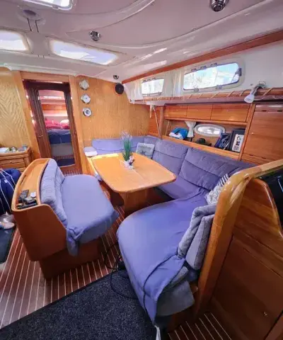 Velero Bavaria 43