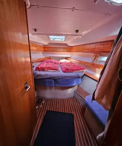 Velero Bavaria 43