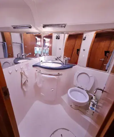 Velero Bavaria 43